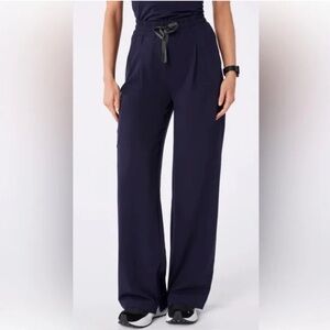 NWT Black Figs size extra small Shelby pants regular length